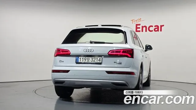 Audi Q5 2020 thumb 4