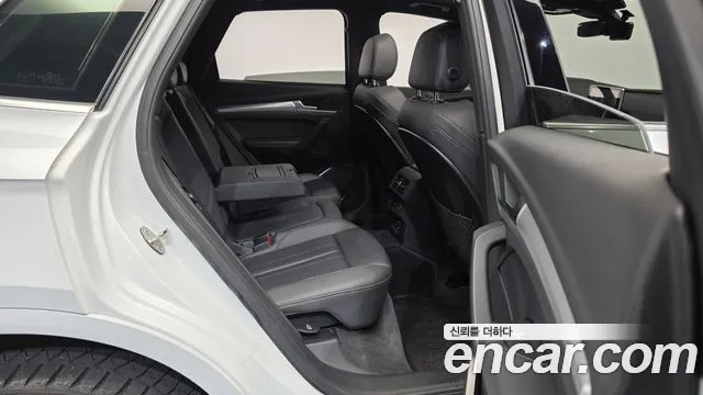 Audi Q5 2020 thumb 12