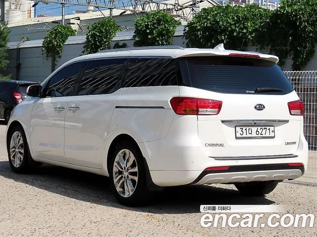 Kia Carnival 2017 thumb 3