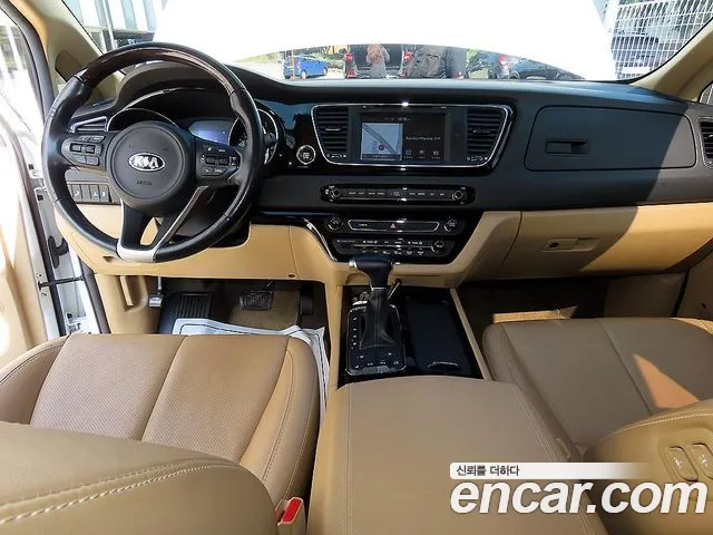 Kia Carnival 2017 thumb 7