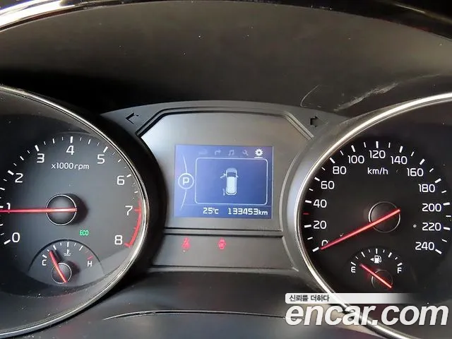 Kia Carnival 2017 thumb 9
