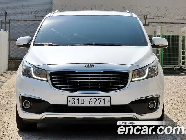 Kia Carnival 2017 thumb 11