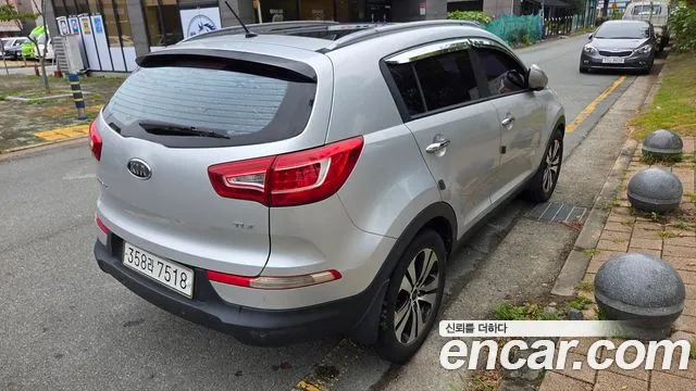 Kia Sportage 2010 thumb 3