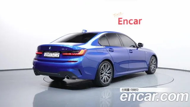 BMW 3-Series 2020 thumb 2