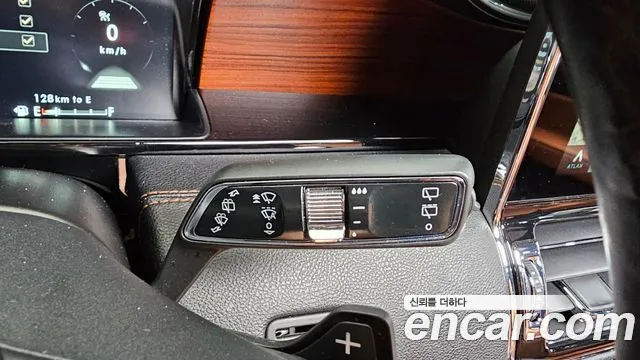 Lincoln Navigator 2021 thumb 9
