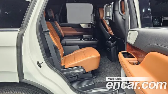 Lincoln Navigator 2021 thumb 12