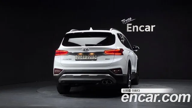 Hyundai Santa Fe 2018 thumb 3