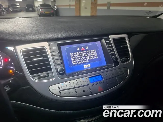 Hyundai Genesis 2011 thumb 9