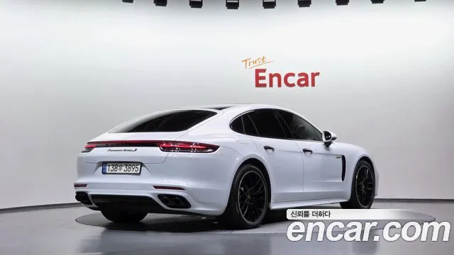 Porsche Panamera 2018 thumb 2