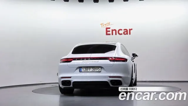 Porsche Panamera 2018 thumb 4