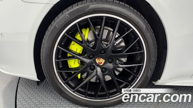 Porsche Panamera 2018 thumb 5