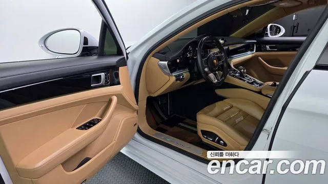 Porsche Panamera 2018 thumb 10