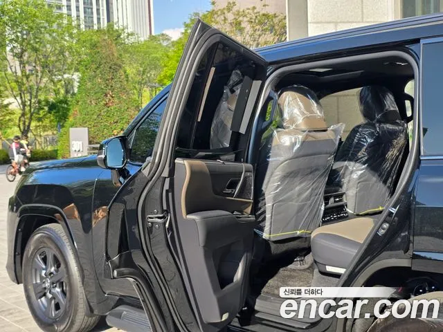 Lexus LX 2025 thumb 9