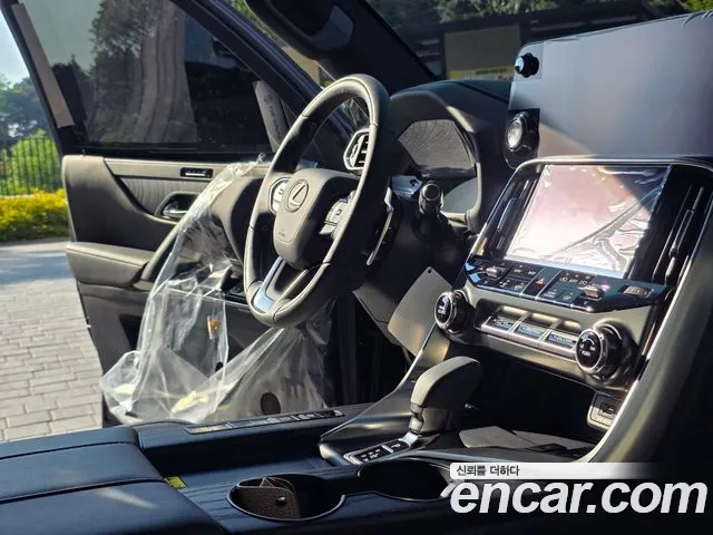 Lexus LX 2025 thumb 11