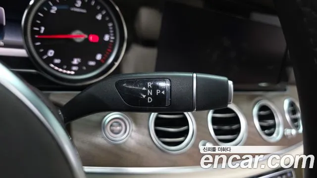 Mercedes-Benz E-Класс 2019 thumb 9