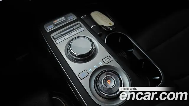 Genesis GV70 2022 thumb 9