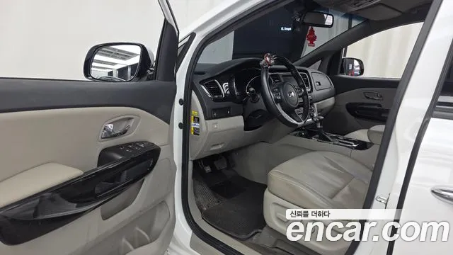 Kia Carnival 2019 thumb 10