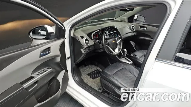 ChevroletGMDaewoo Aveo 2016 thumb 10