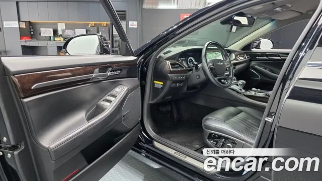 Genesis G90 2017 thumb 9