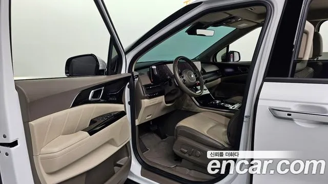 Kia Carnival 2021 thumb 10