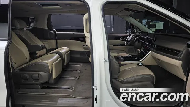Kia Carnival 2021 thumb 12