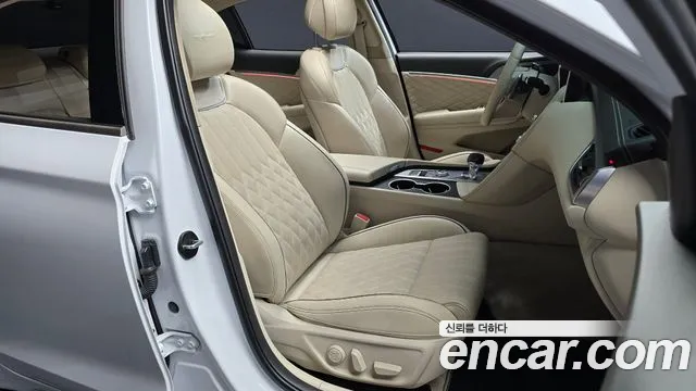 Genesis G70 2019 thumb 12