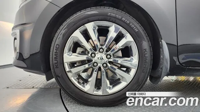 Kia Carnival 2017 thumb 5