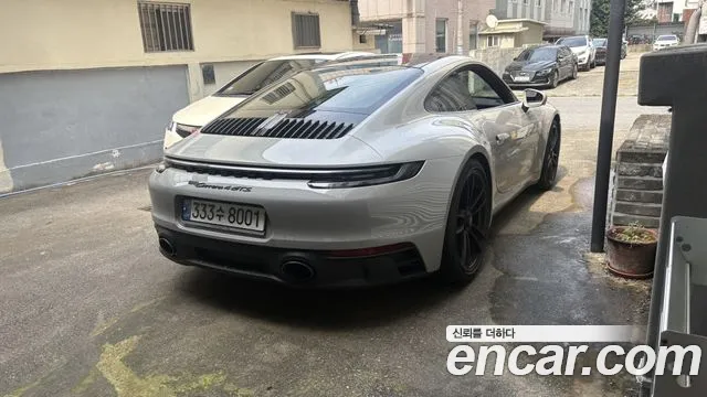 Porsche 911 2022 thumb 2