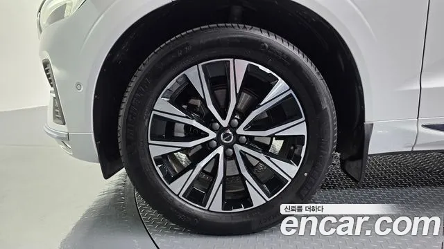 Volvo XC60 2024 thumb 4