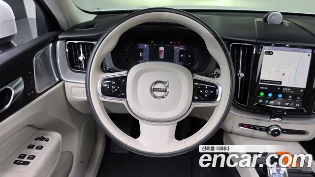 Volvo XC60 2024 thumb 12