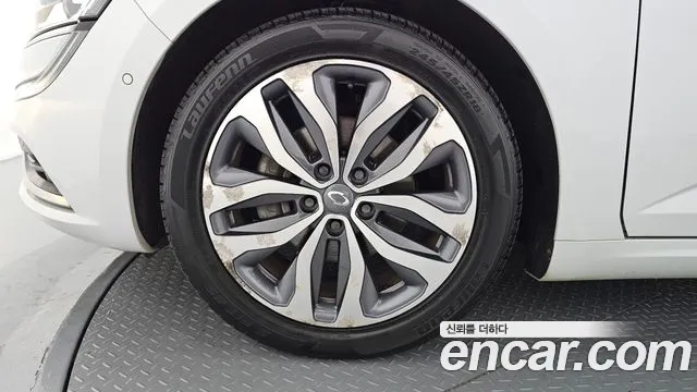 Renault-KoreaSamsung Megane 2016 thumb 5