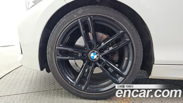 BMW 1-Series 2017 thumb 5