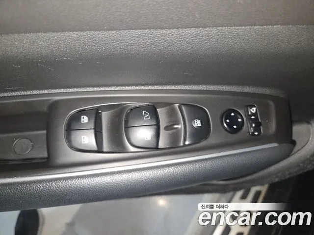 Renault-KoreaSamsung Koleos 2020 thumb 9