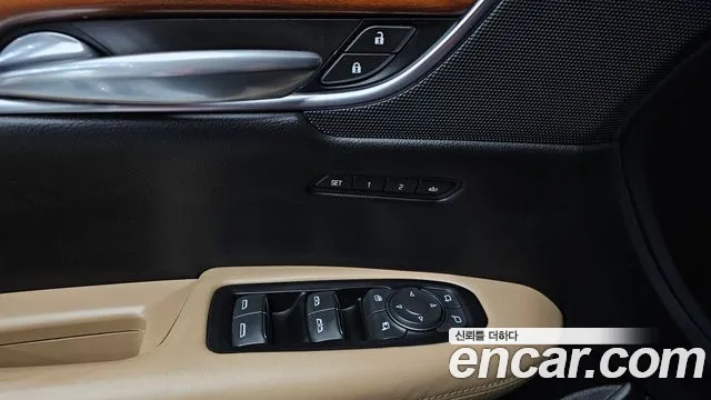 Cadillac XT5 2017 thumb 12