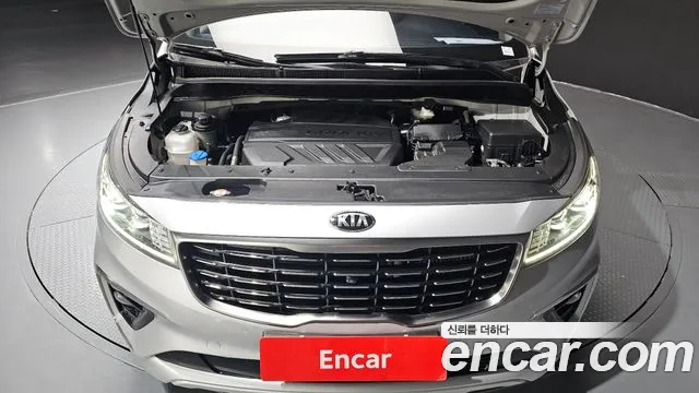Kia Carnival 2019 thumb 6