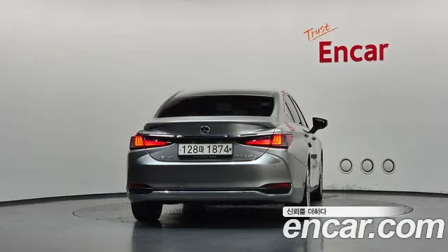 Lexus ES 2019 thumb 4