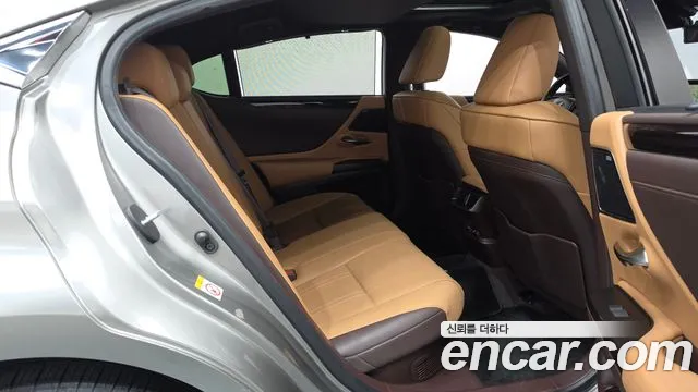 Lexus ES 2019 thumb 11