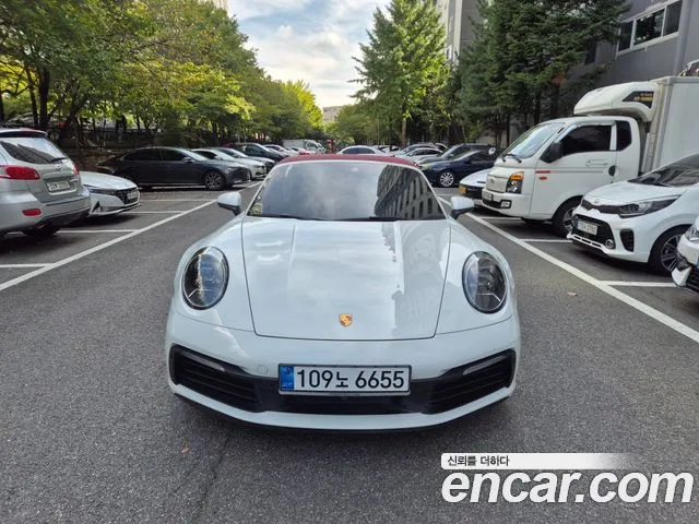 Porsche 911 2020 thumb 3