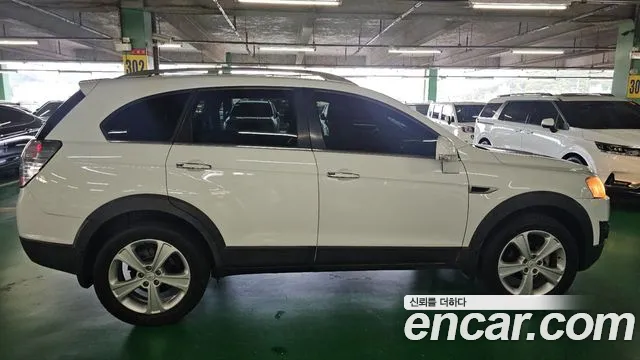 ChevroletGMDaewoo Captiva 2012 thumb 4