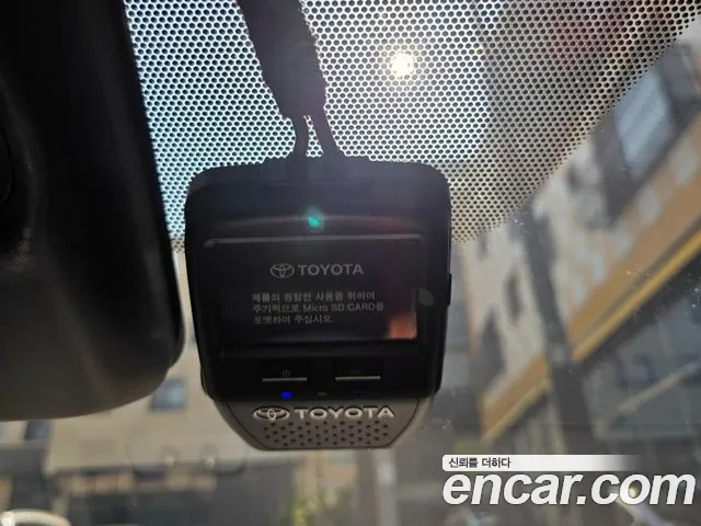 Toyota Alphard 2025 thumb 9