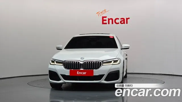 BMW 5-Series 2021 thumb 3