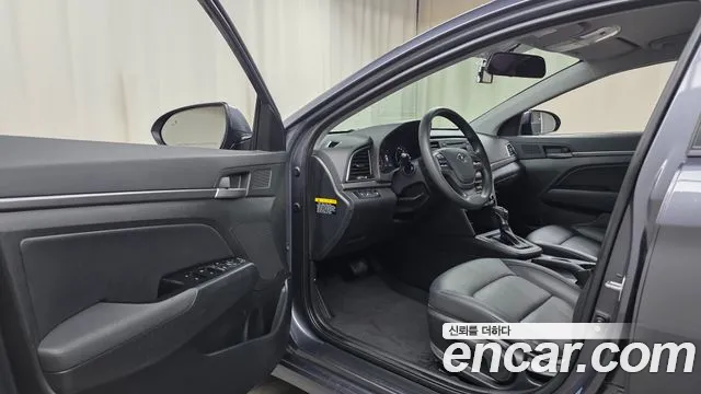 Hyundai Avante 2016 thumb 10