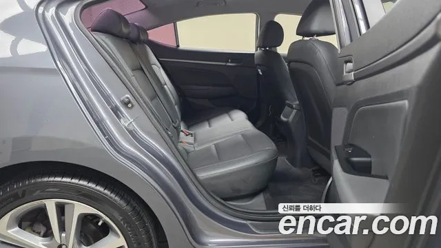 Hyundai Avante 2016 thumb 12