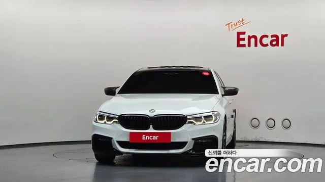 BMW 5-Series 2019 thumb 3