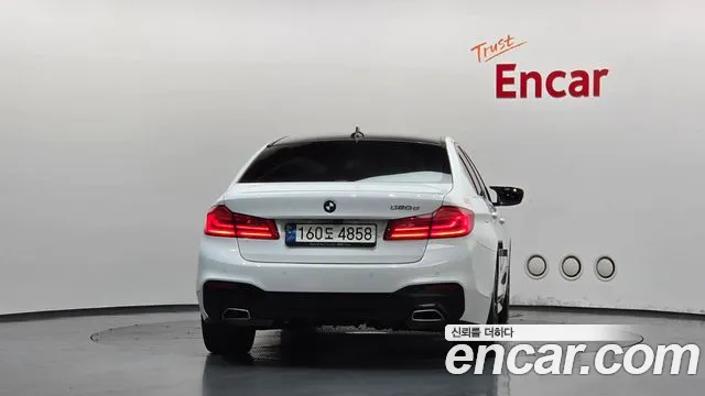 BMW 5-Series 2019 thumb 4