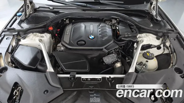 BMW 5-Series 2019 thumb 6