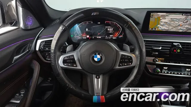 BMW 5-Series 2019 thumb 12