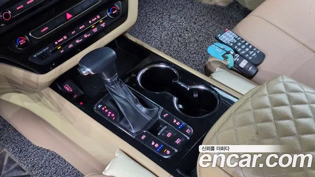 Kia Carnival 2018 thumb 9