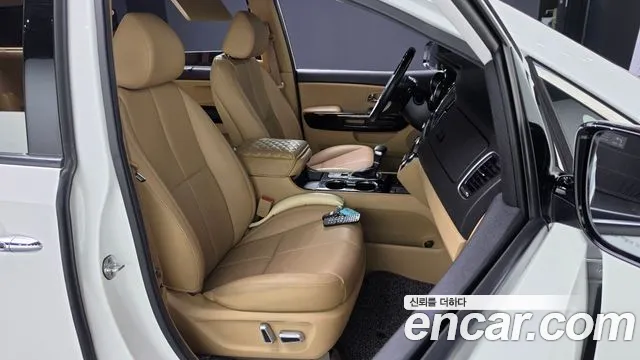 Kia Carnival 2018 thumb 11