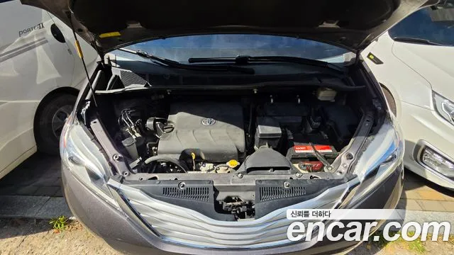 Toyota Sienna 2015 thumb 6